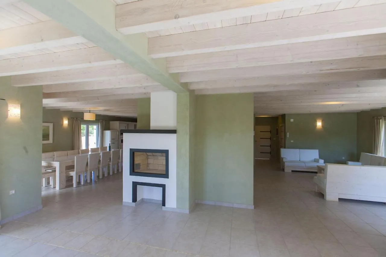Bianca Pula Villa