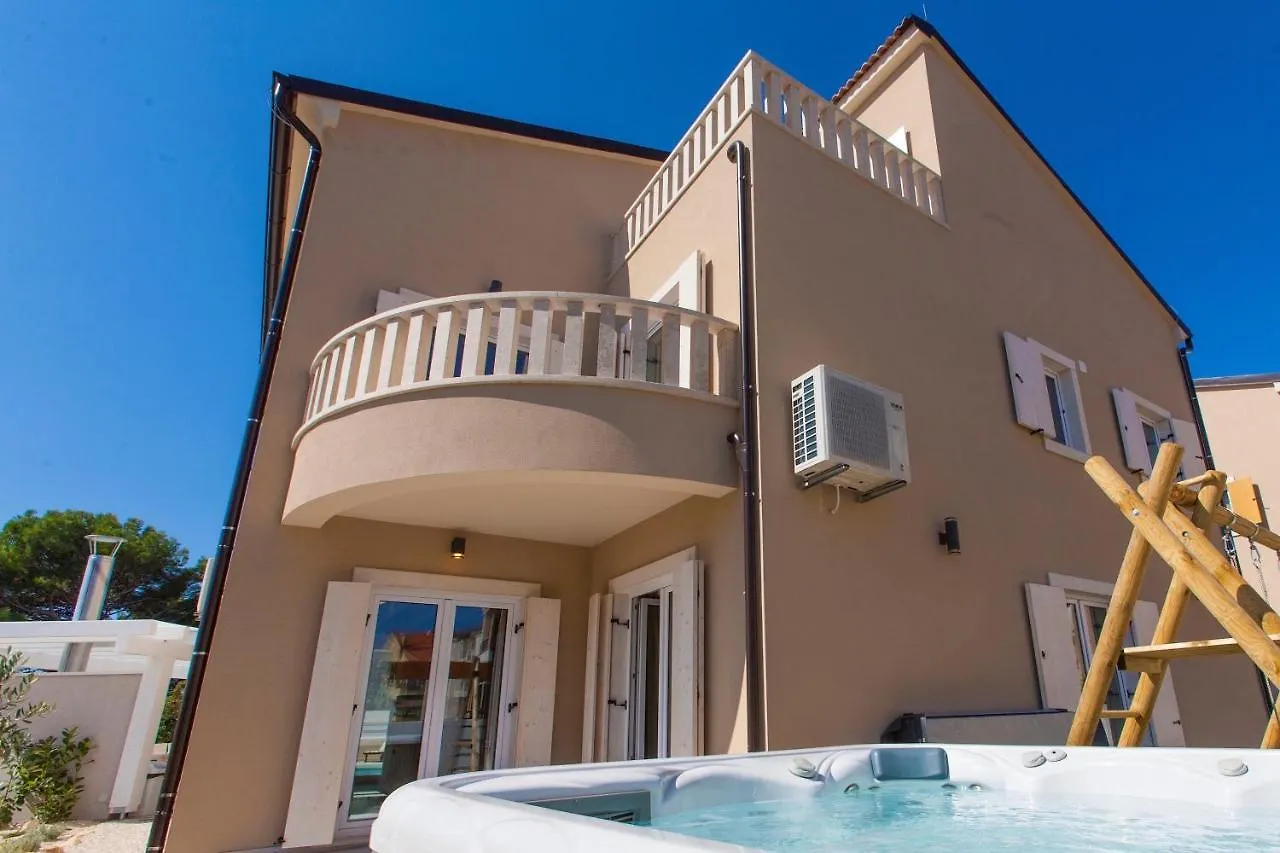 Bianca Pula Villa