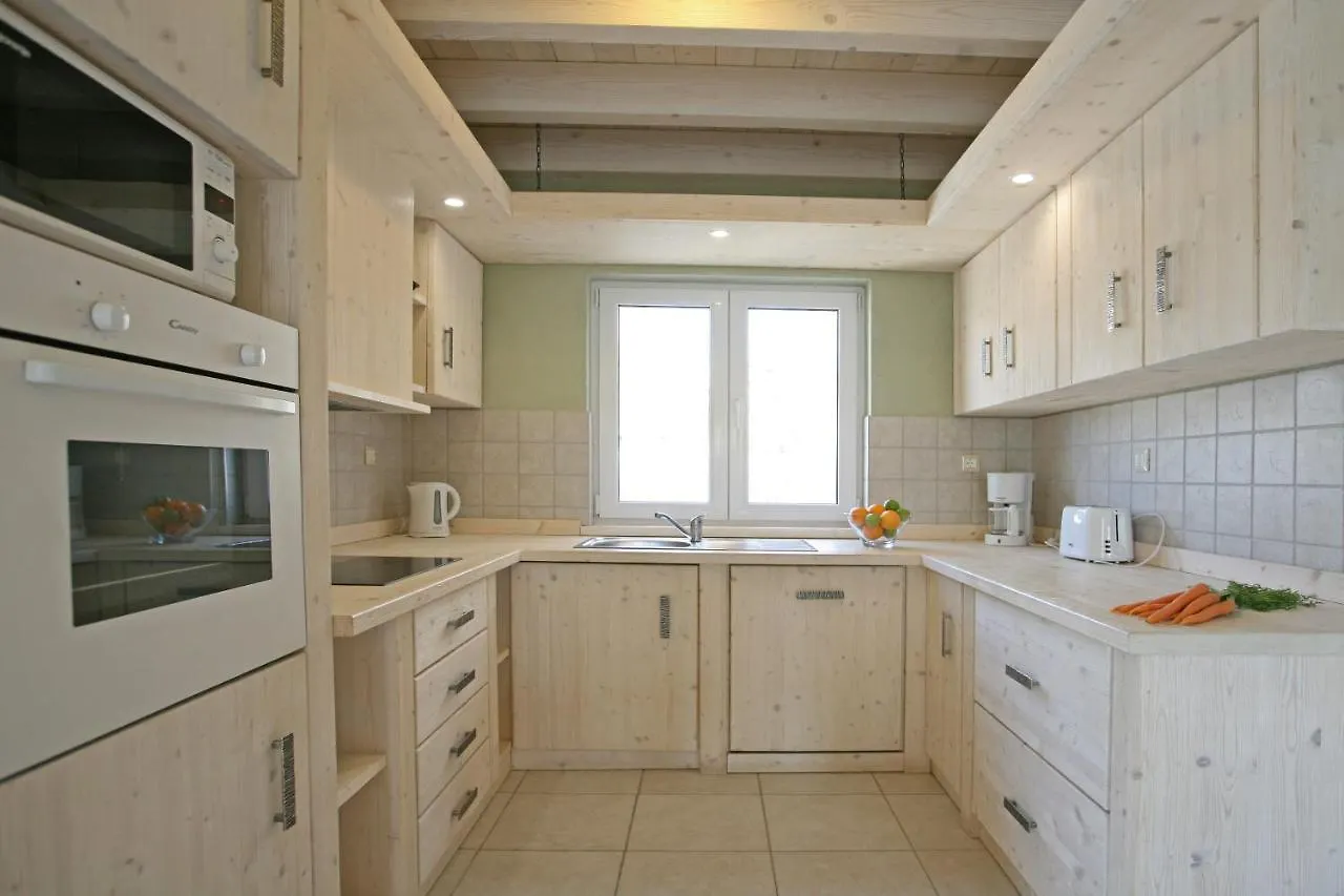 Villa Bianca Pola 0*,  Croazia